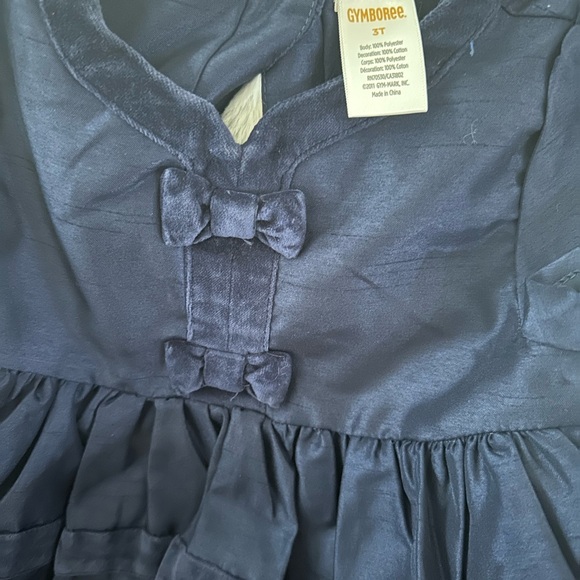 pet & smoke free home. Retails $38-40ea, selling for $12 each or $40 for all - Picture 4 of 8